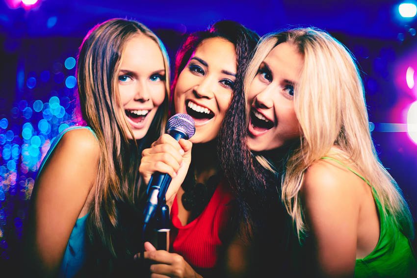 How to Host an Amazing Karaoke Night